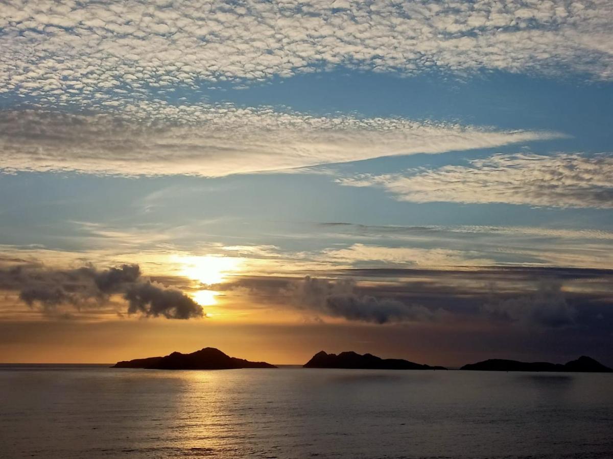 Precioso Apartamento Con Terreno Y Vistas A Cies Vigo Exteriör bild
